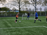 Training S.K.N.W.K. JO19-1 van donderdag 25 april 2024 (91/120)